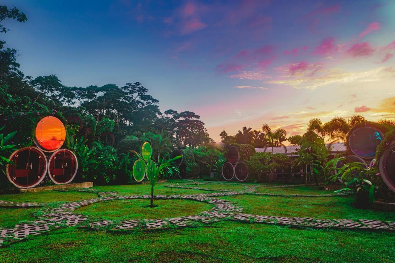 Arenal Backpackers Resort La Fortuna المظهر الخارجي الصورة The Labyrinth at the University of the West Indies, Cave Hill Campus